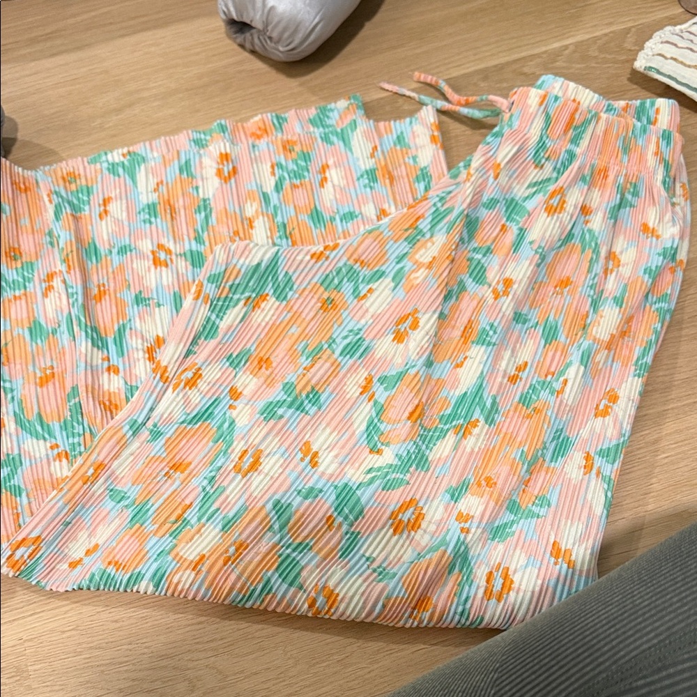 Zara Multicolor Pleated Pants